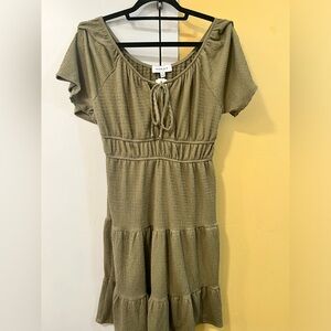 Gilli Short Sleeve Olive Green Dress
